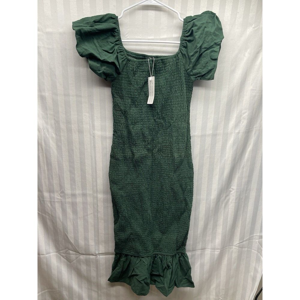 Simplee Summer Dress Green color Size Medium NWT Stretch Womans - Picture 1 of 3